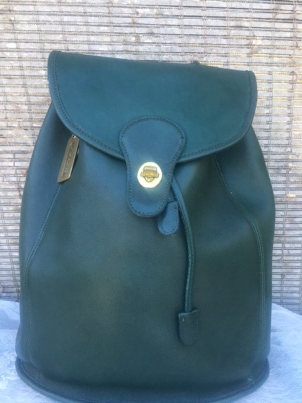 VINTAGE COACH/ MEDIUM GREEN BACKAGE/LEATHER/ GOLD HARDWARD